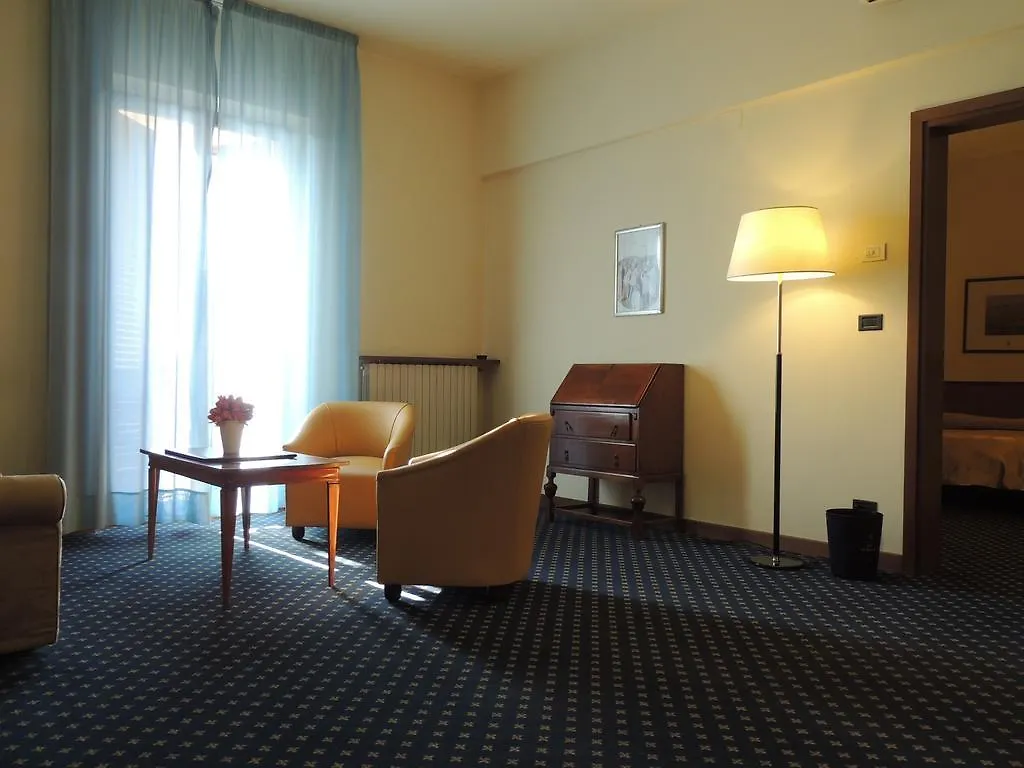 Hotel La Balestra Sansepolcro 4*,